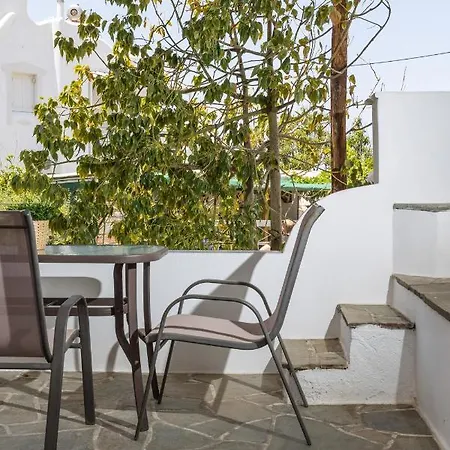 Πανσιόν Aqua Naxos &