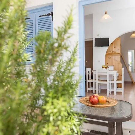 Πανσιόν Aqua Naxos &