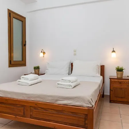 Πανσιόν Aqua Naxos &