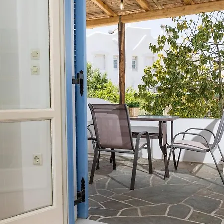 Aqua Naxos & Guest house